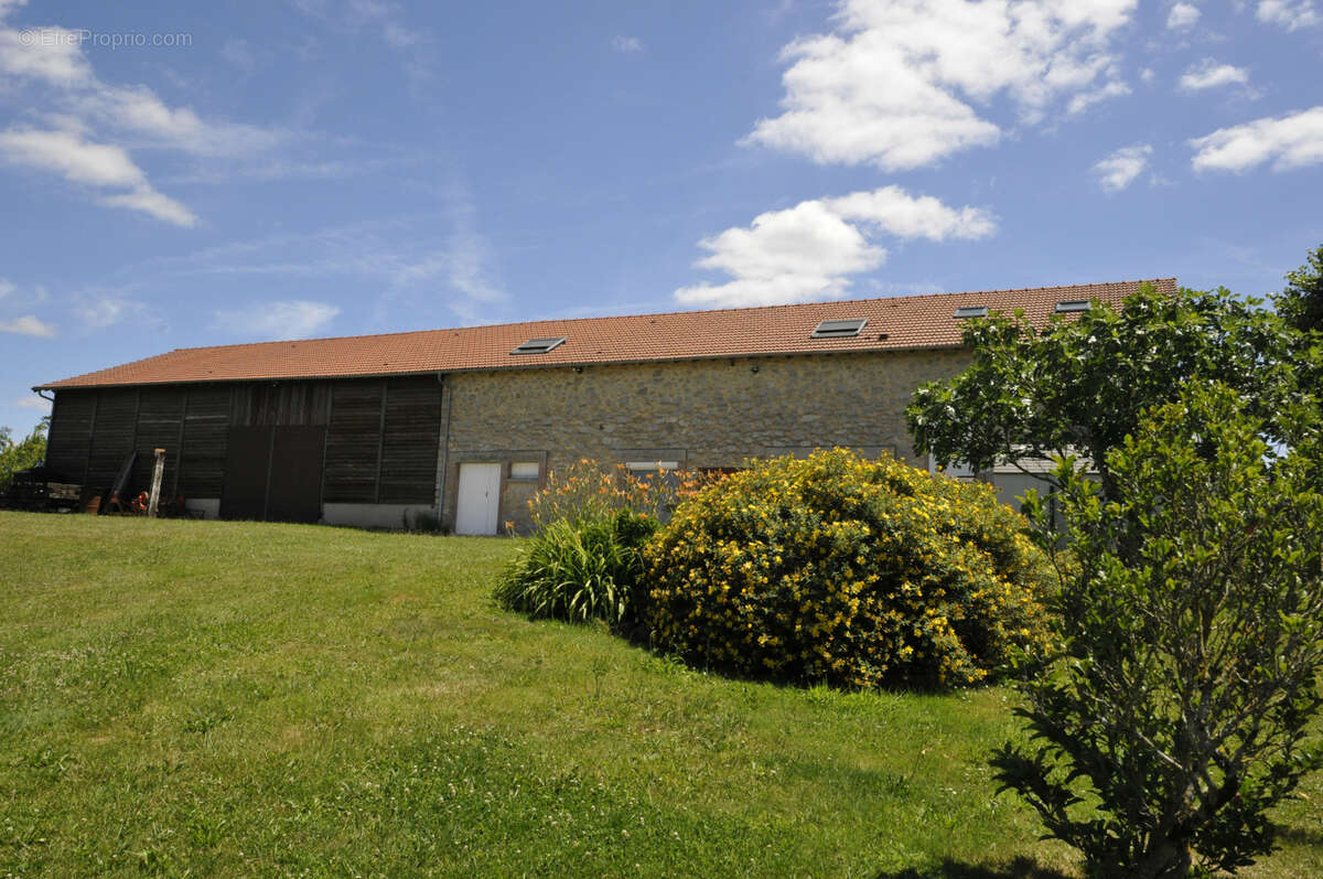 Maison à SAINT-HILAIRE-BONNEVAL