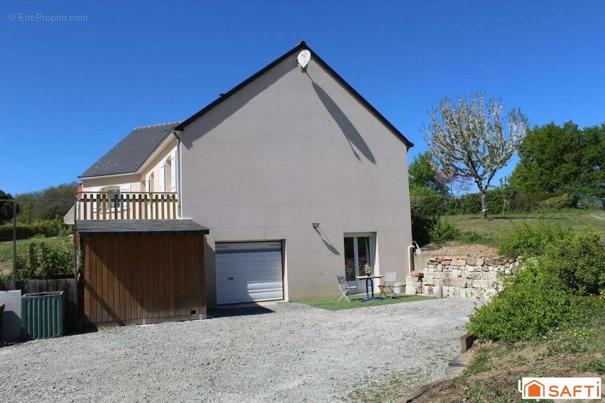 Maison 128 m² à Saint-Sulpice  - photo 3