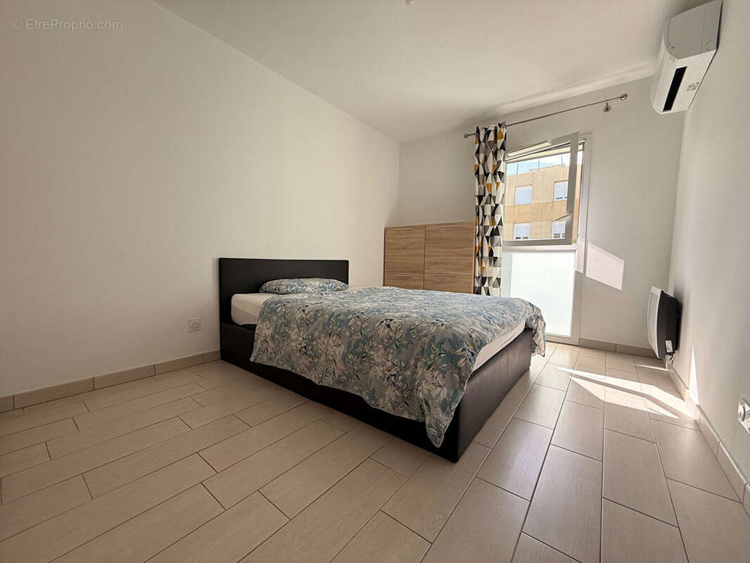 Appartement à SAINT-LAURENT-DU-VAR