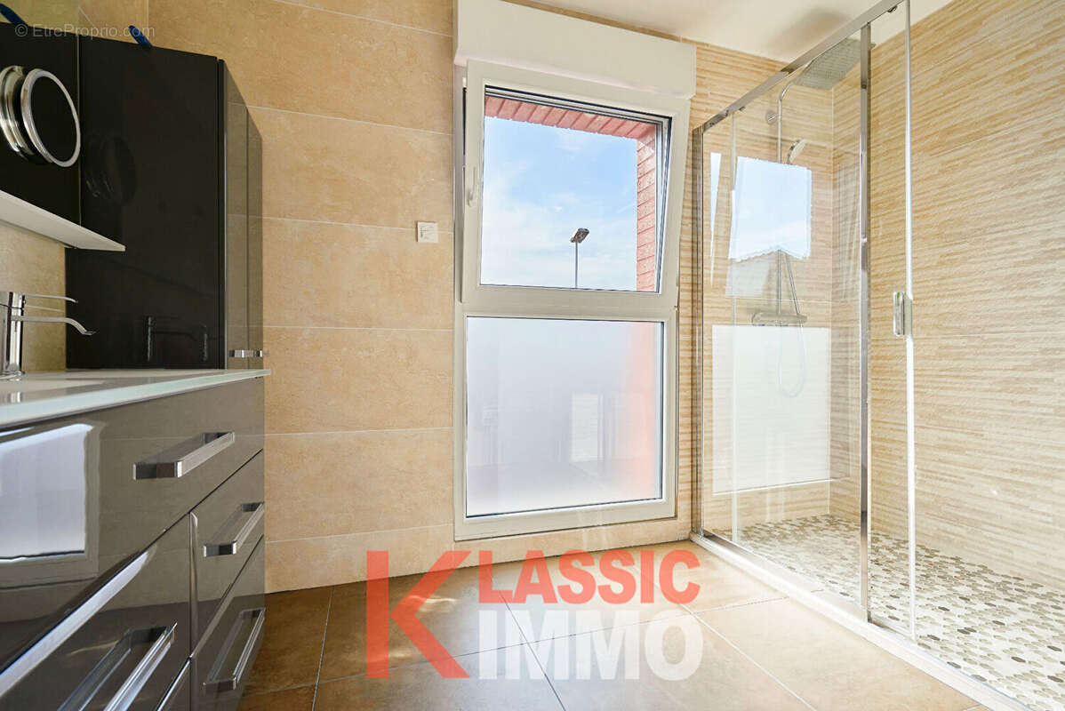 Maison 190 m² 5 chambres, jardin et garage - photo 11