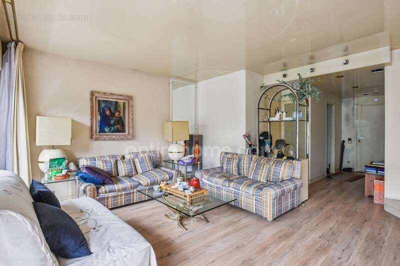 Appartement à PARIS-8E