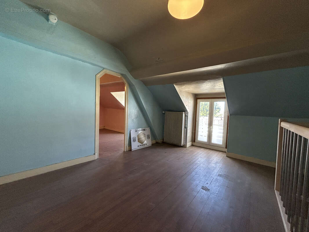 Maison à COMMENTRY