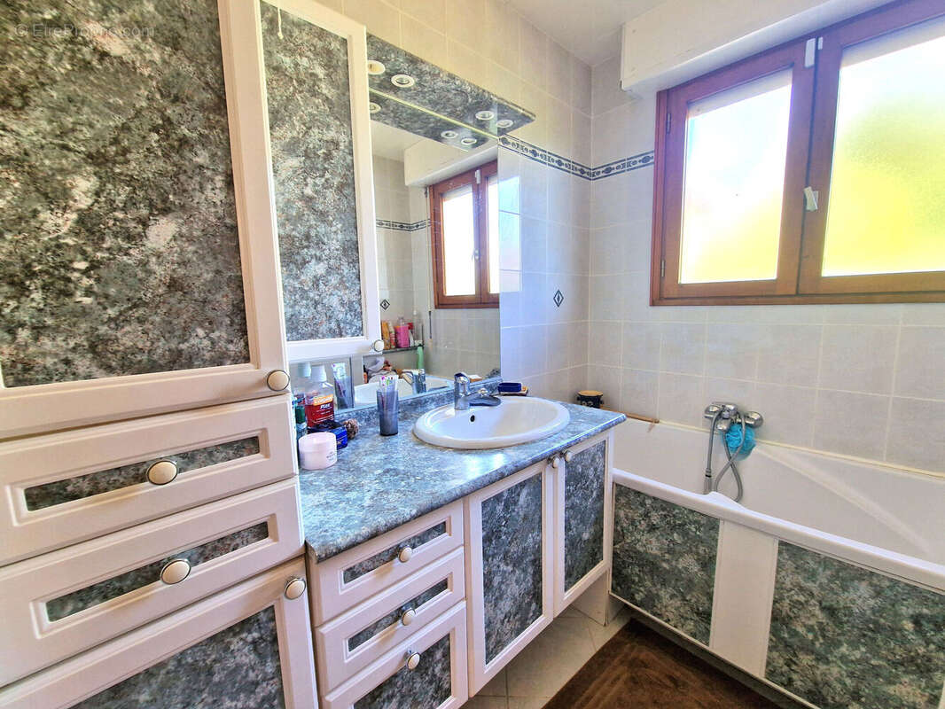 Maison 85 m² à Beaumerie-Saint-Martin  - photo 8