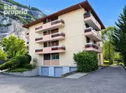 Appartement à ETREMBIERES