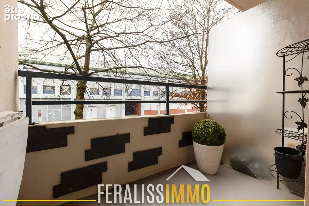 F2 chaleureux avec balcon idéalement situé ! - photo 13