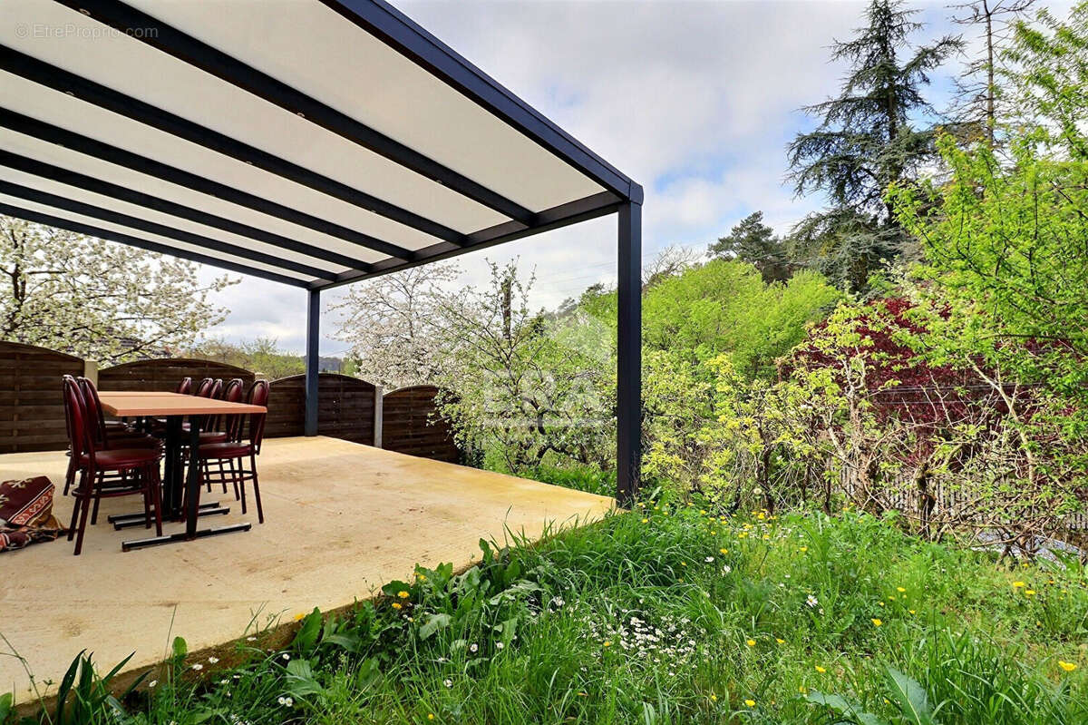 Maison à ORMOY-LA-RIVIERE