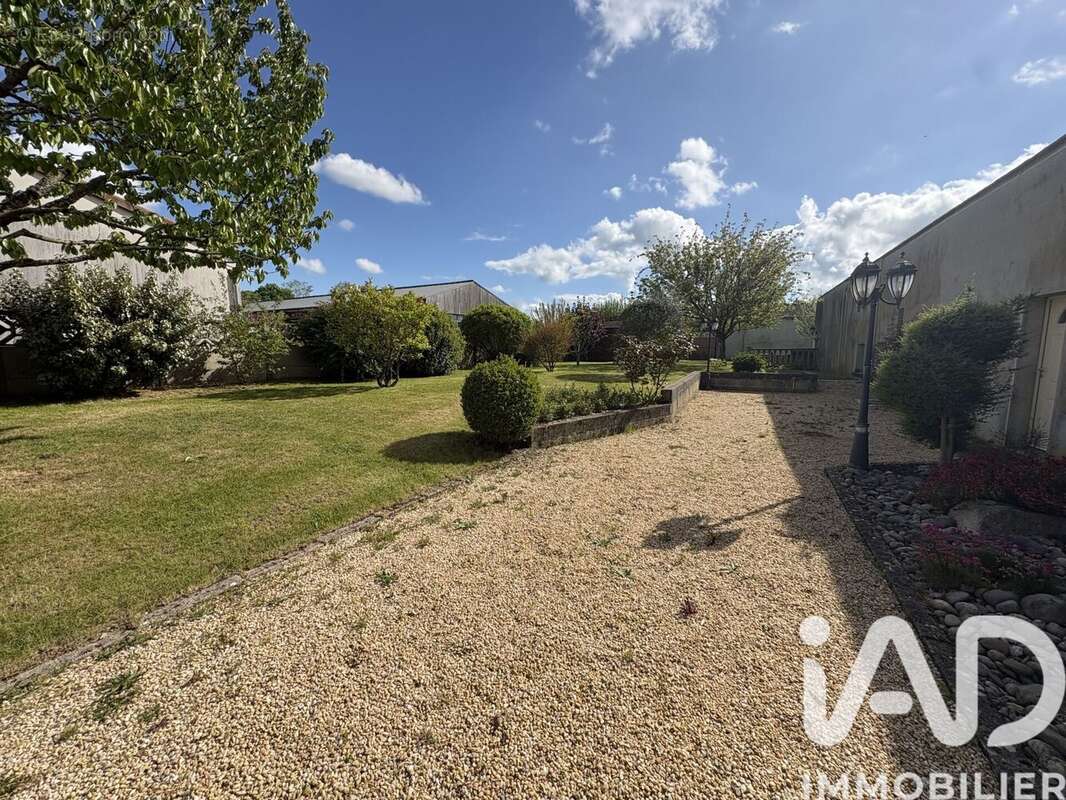 Photo 3 - Maison à VASLES