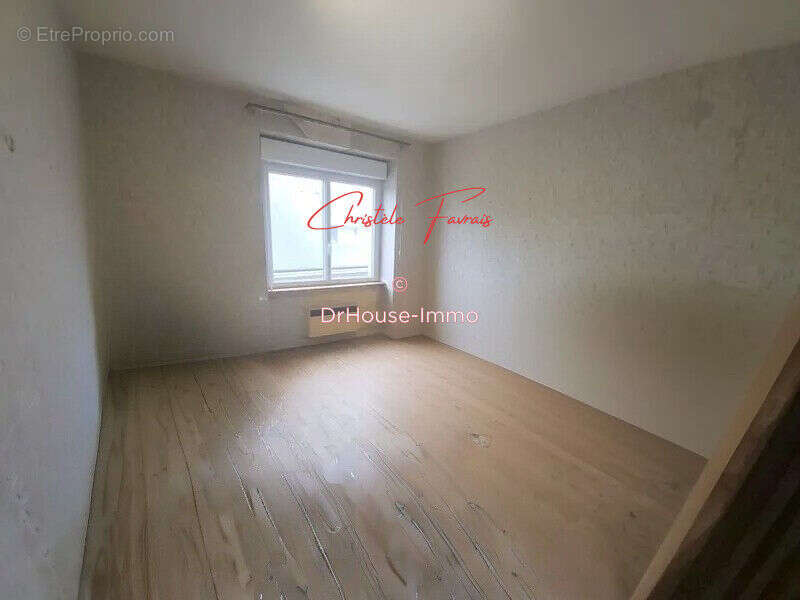 Appartement à LOUVIGNE-DU-DESERT