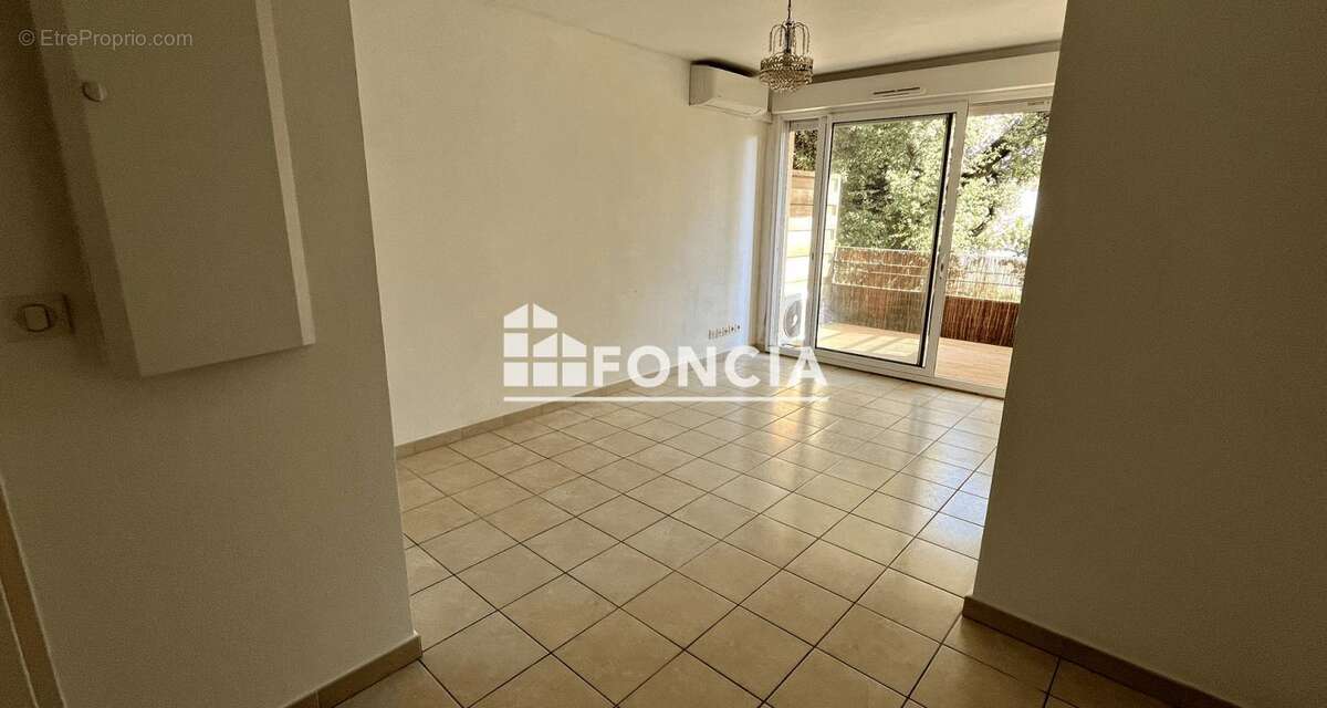 Uzès - Appartement T2 de 40 m² avec terrasse, piscine et garage - Idéal investisseur - photo 5