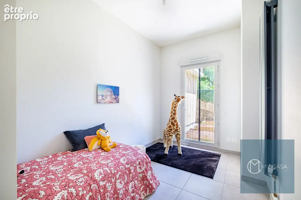 SAIN BEL - Superbe T4 de 78 m2 - Rez de Jardin de 68 m2 - photo 5