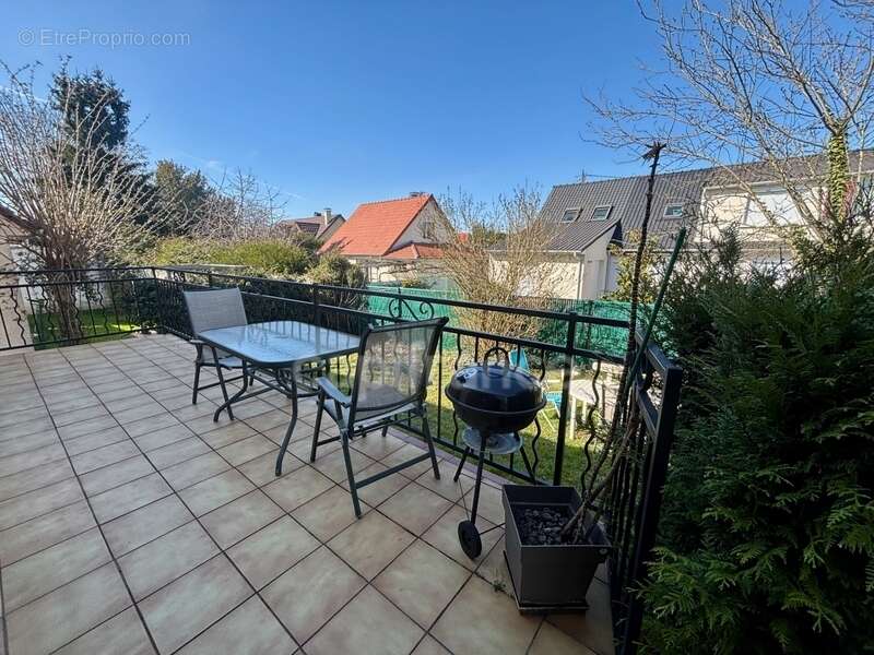 Maison à CHENNEVIERES-SUR-MARNE