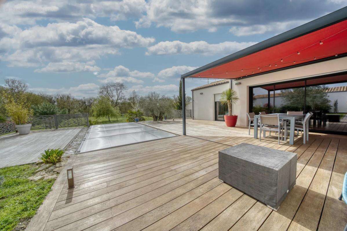 Maison à SAINT-JEAN-DE-LIVERSAY