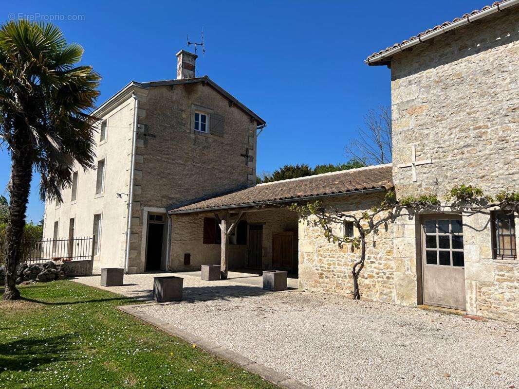 Maison à NANTEUIL