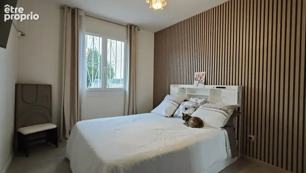 Maison avec véranda   Centre-ville d’Anglade (33390) - photo 13