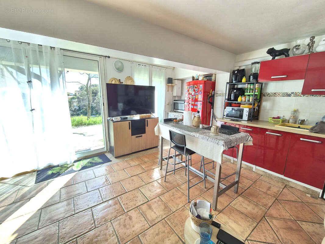 Appartement à CARQUEIRANNE
