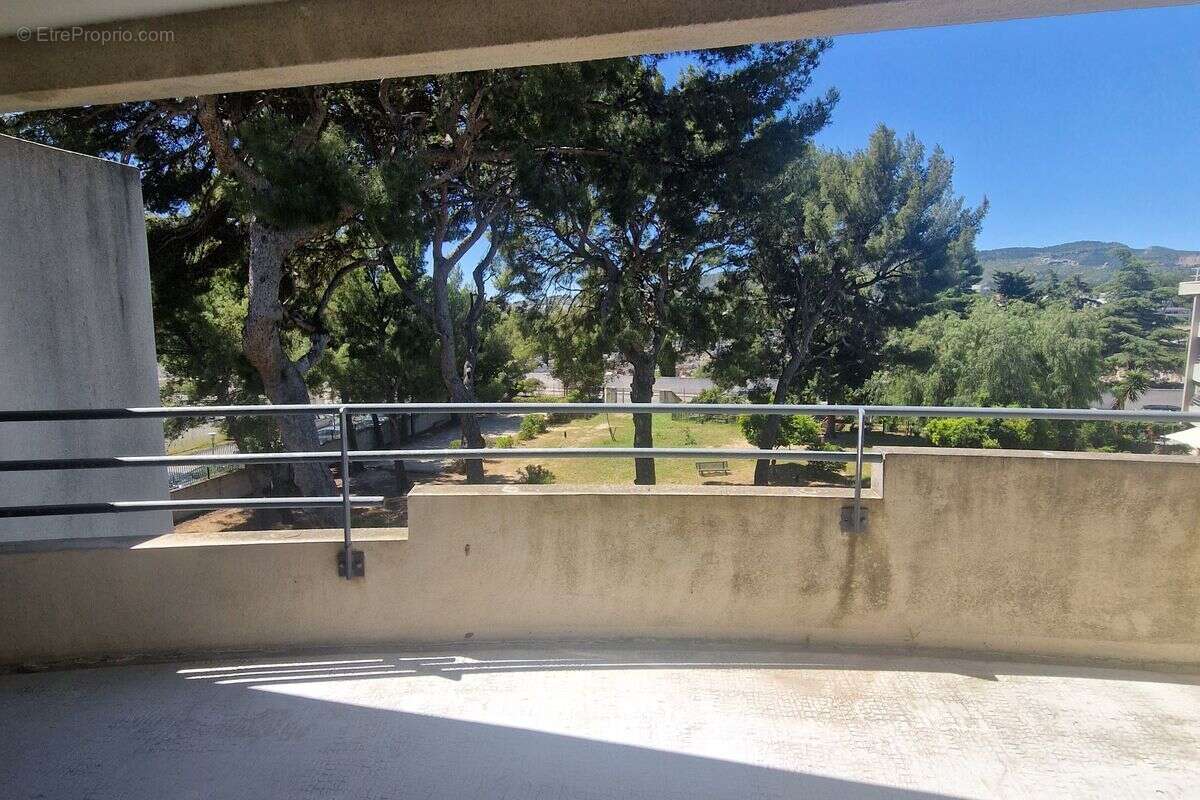 E3477C027L Très bon rapport qualité prix T3 de 69m² avec terrasse de 14m² en 3ième et dernier étage - photo 3