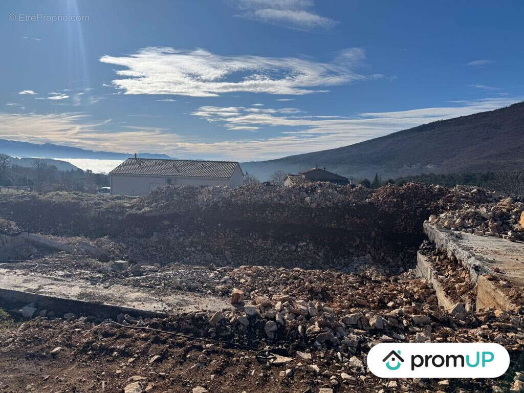 Terrain à PLAN-DE-BAIX