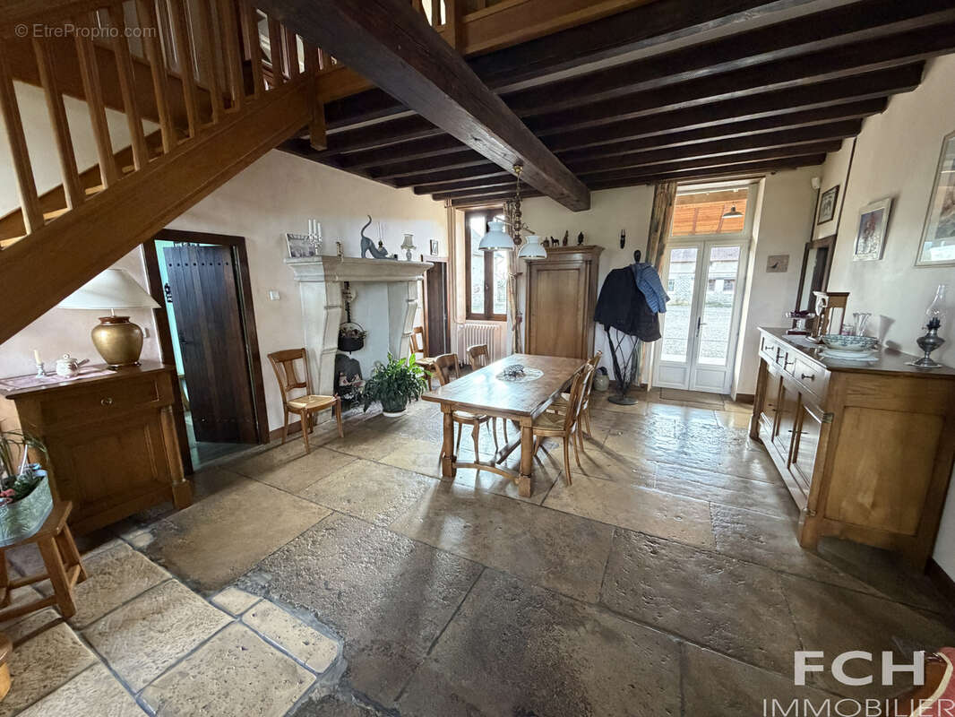 Maison à SAINT-GERMAIN-DES-FOSSES