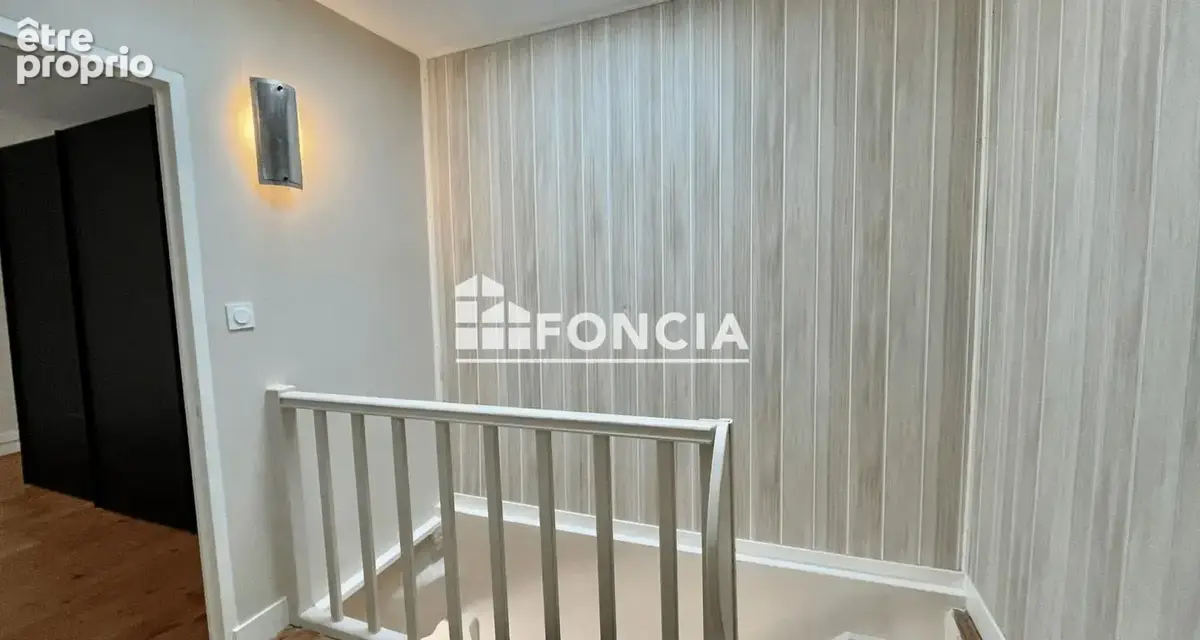 Maison de bourg en pierre rénovée 116 m² + grange + terrain – St Coutant-le-Grand - photo 7