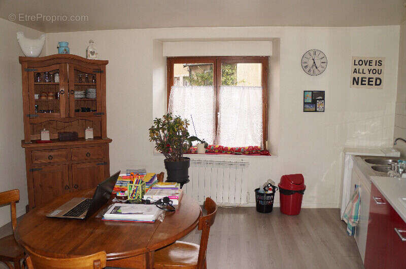 Appartement 250 m² à Rioz  - photo 2