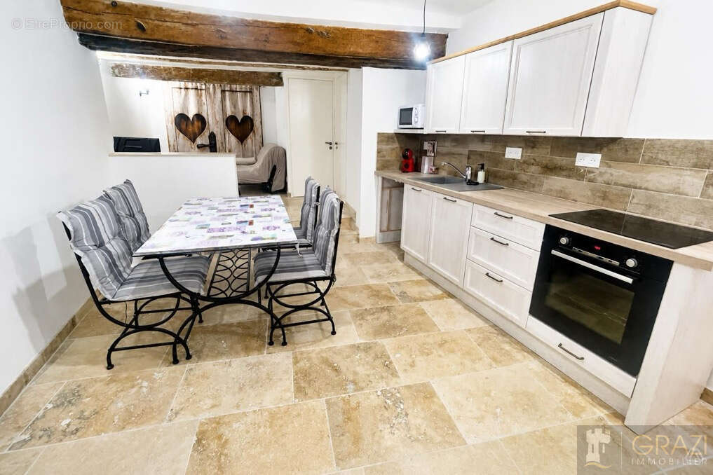 À vendre : Appartement T2 de 40 m2  CAVE de 20m2  centre Ollioules - photo 3