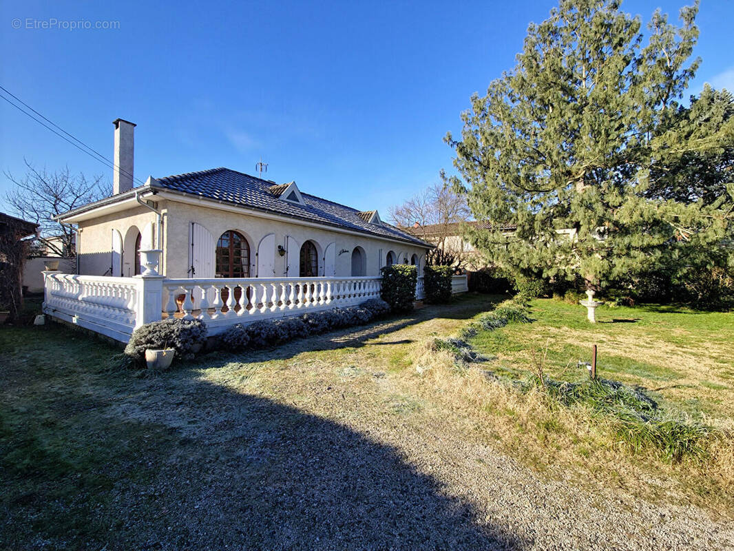 Maison à LAVERNOSE-LACASSE