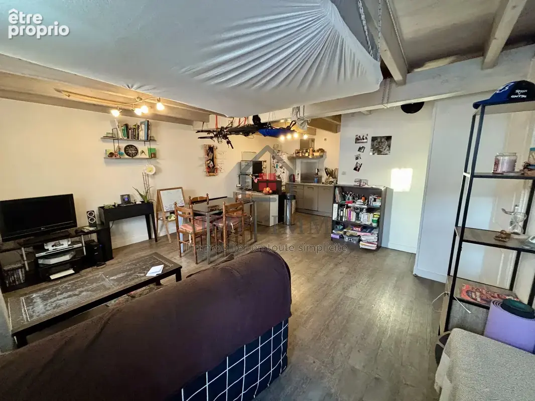 Ensemble immobilier de 108 m² loué - photo 1