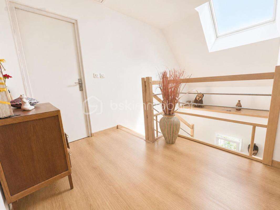 Coup de cœur ! Maison individuelle de 144 m² avec 4 chambres, sous-sol complet et terrain - photo 6