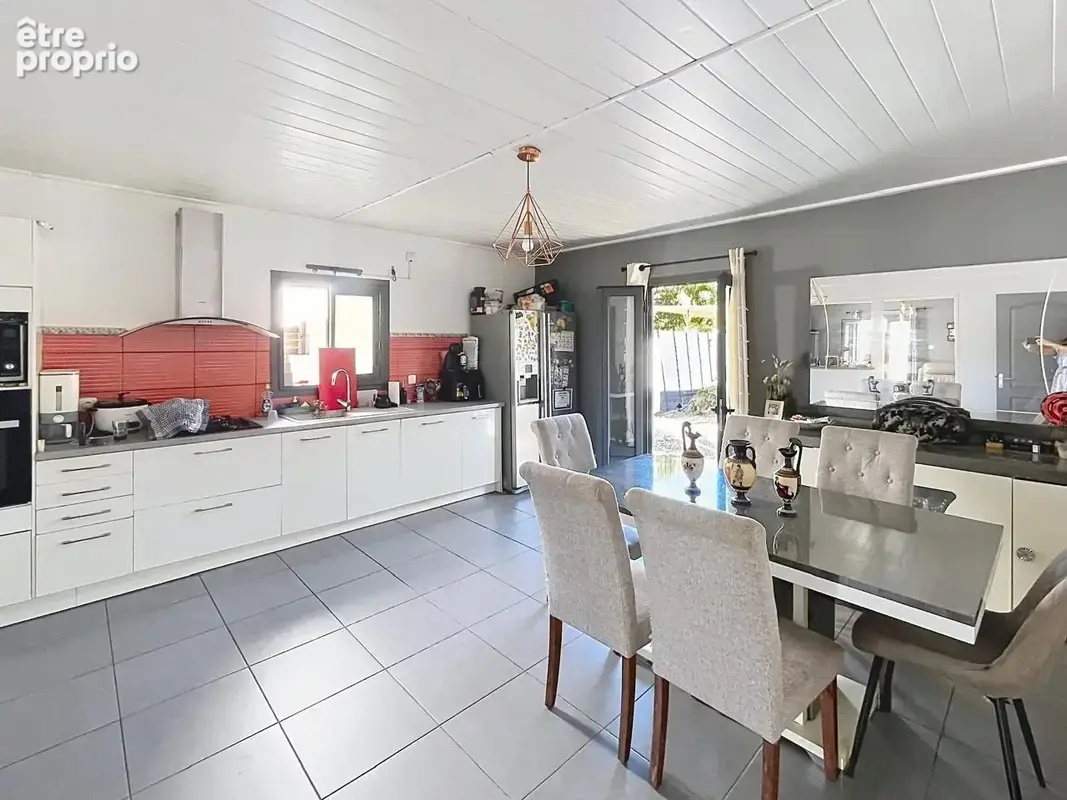 Maison 113 m² à Saint-Louis  - photo 5