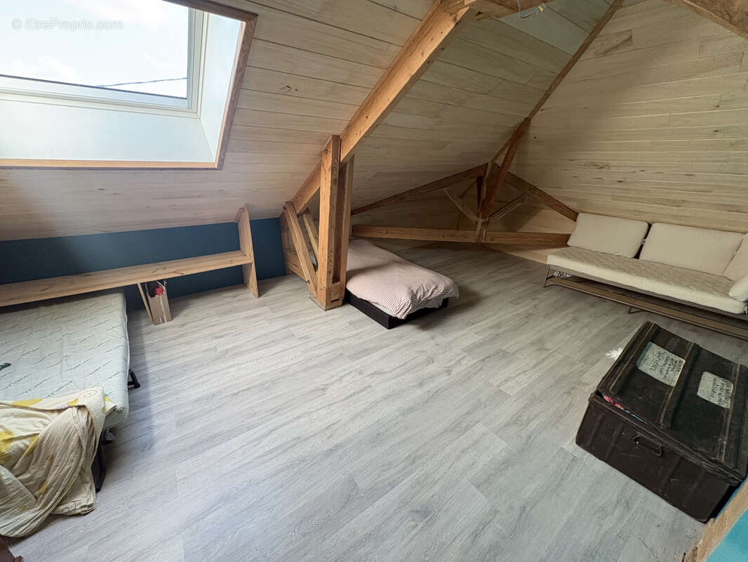 Maison à MONTAIGU-DE-QUERCY