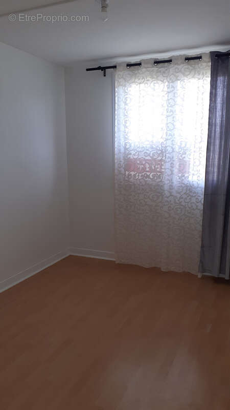 Appartement à EZANVILLE