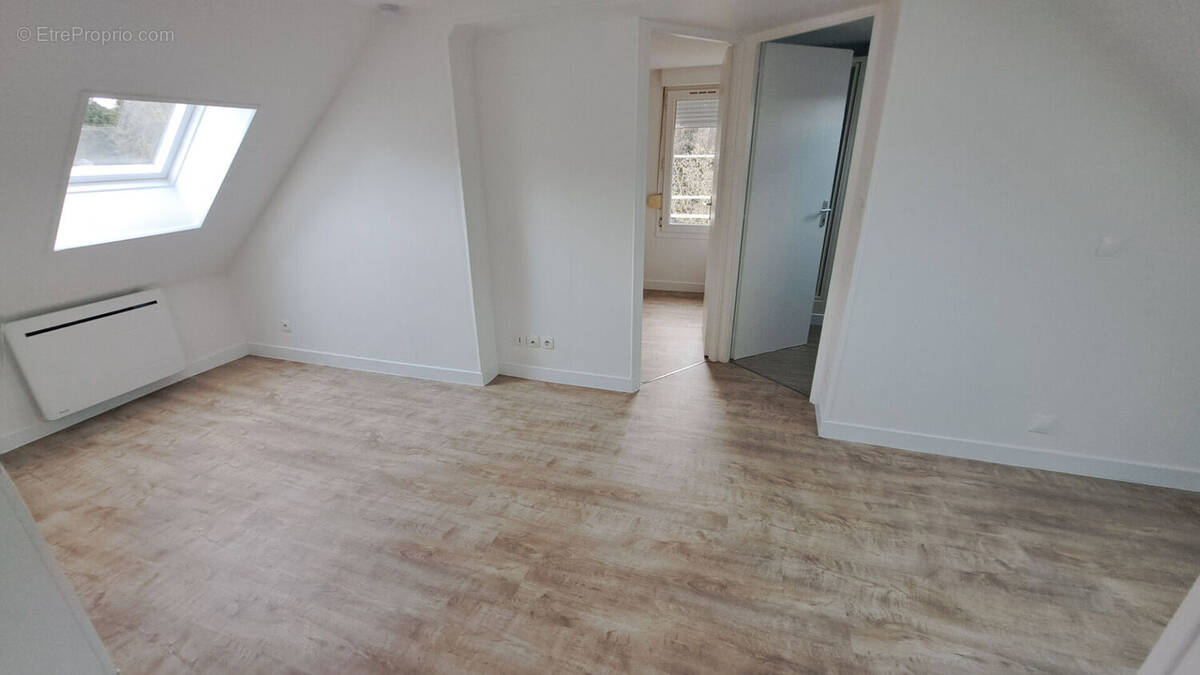 Appartement à BORNEL