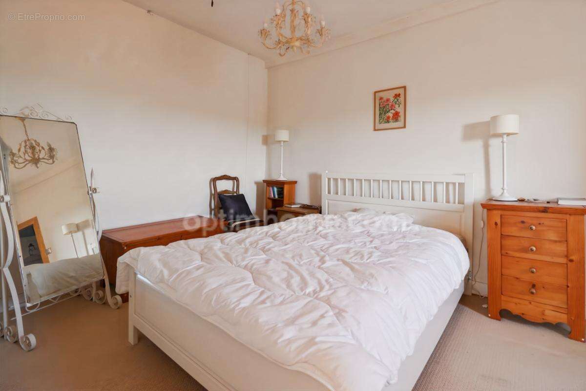 Maison de Charme et de Caractère de 353 m² - 9 Pièces - 6 Chambres sur parcelle de 662 m² - BELLAC 87300 - photo 41