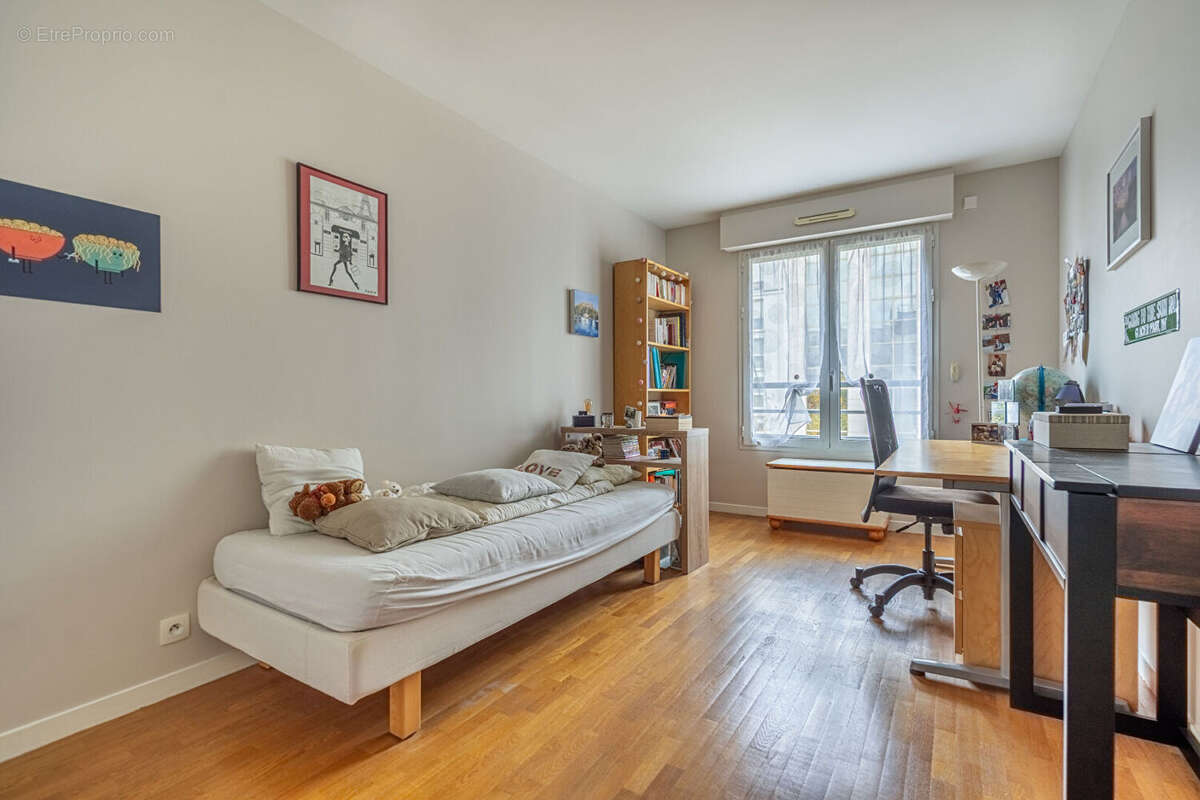 Appartement à LEVALLOIS-PERRET