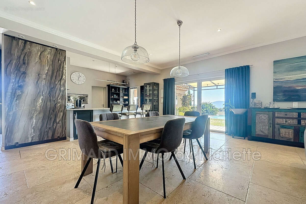 Maison à PLAN-DE-LA-TOUR