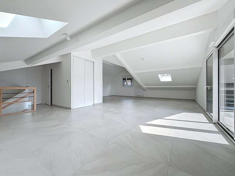 Appartement à BRENTHONNE