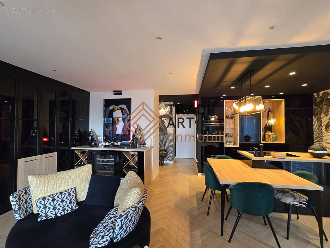 Appartement à SAINTE-GENEVIEVE-DES-BOIS