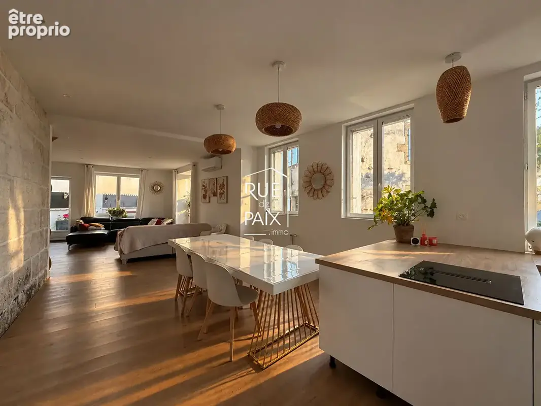 Maison de ville rénovée avec soin et prête à vous accueillir ! - photo 2
