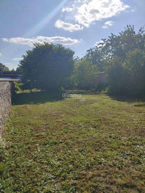 Maison à NEUILLY-SAINT-FRONT