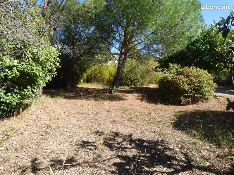 Terrain à LEZIGNAN-LA-CEBE