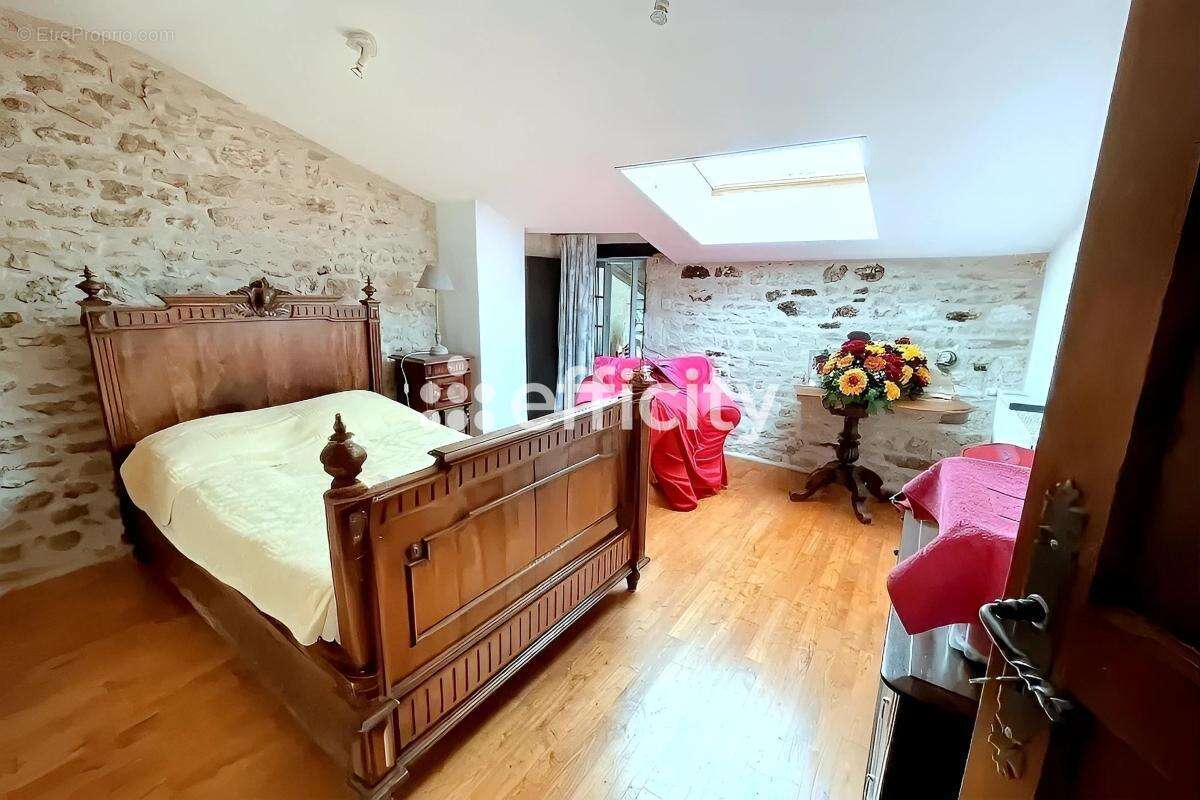 Maison à SAINT-ANGEAU