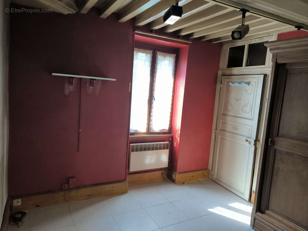 Ancien moulin avec dépendances en cours de rénovation - photo 12
