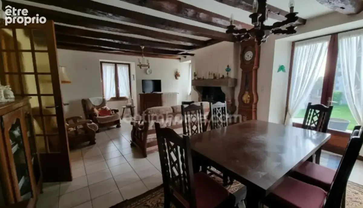 Bel ensemble immobilier de caractère — deux maisons, grange et dépendances sur 2 213 m² Petit village du nord de la Haute-Vienne - photo 4