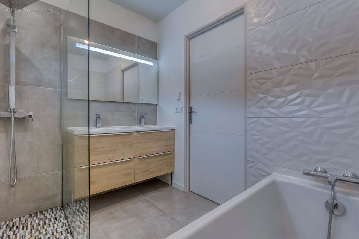 Maison à FONTANIL-CORNILLON