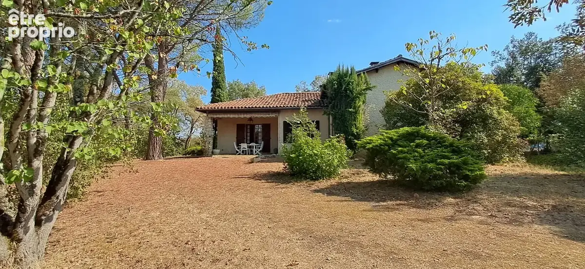 Maison à VIC-FEZENSAC