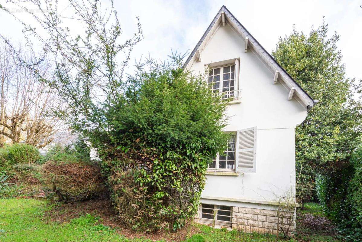 Maison à L'HAY-LES-ROSES