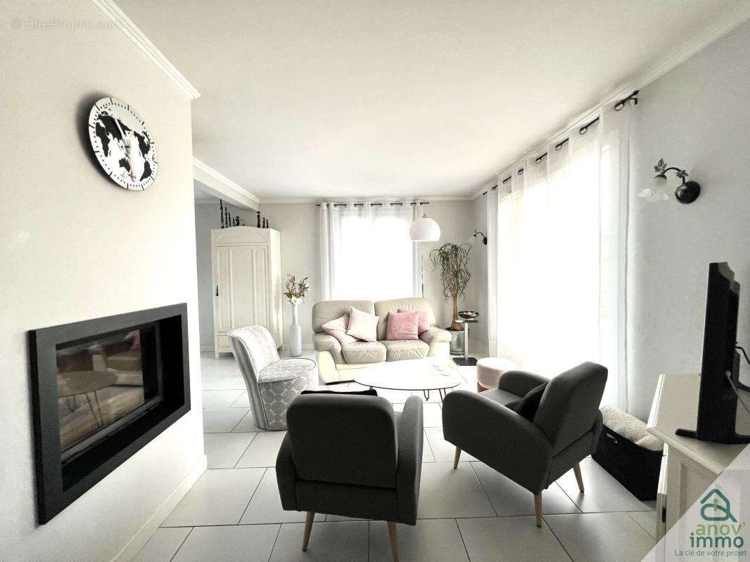 Maison à SAINT-JULIEN-L&#039;ARS