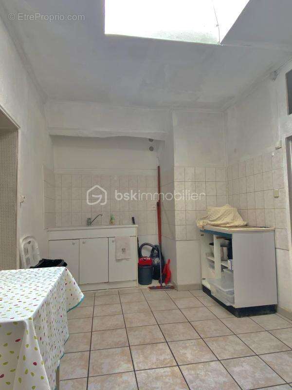 Maison à VILLENEUVE-SUR-YONNE