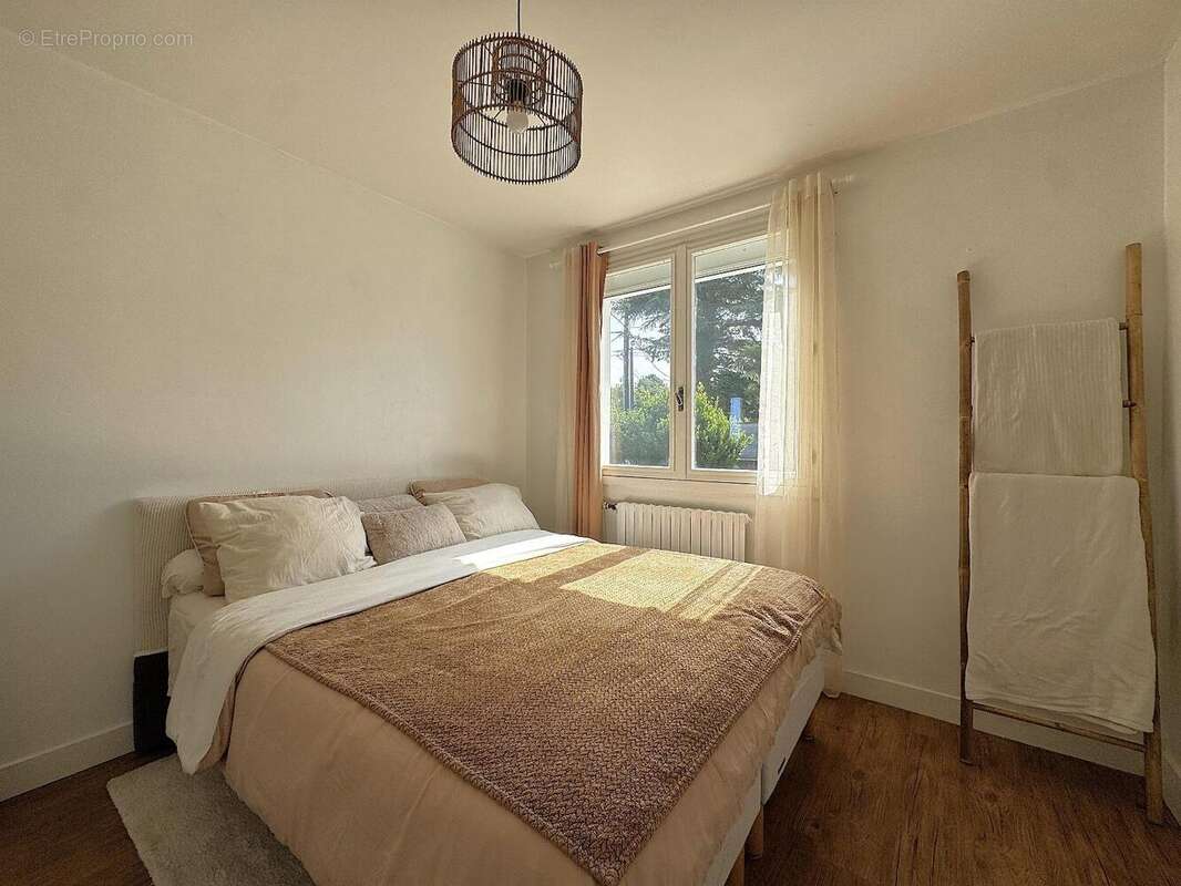   - Maison à THOUARS