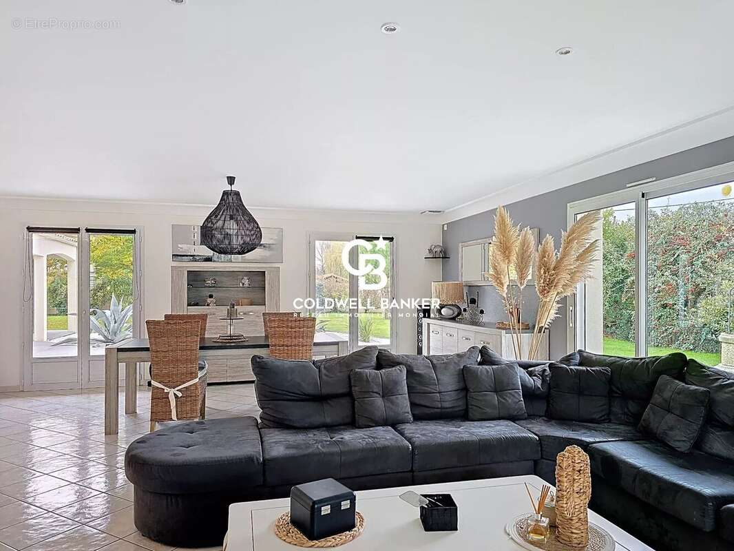 Maison à SAINTE-RADEGONDE-DES-NOYERS